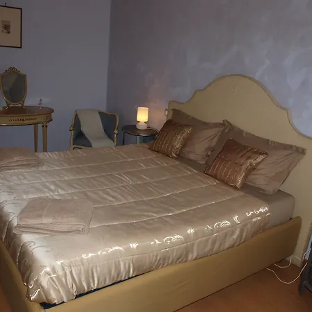 Duca'S Guest House-3